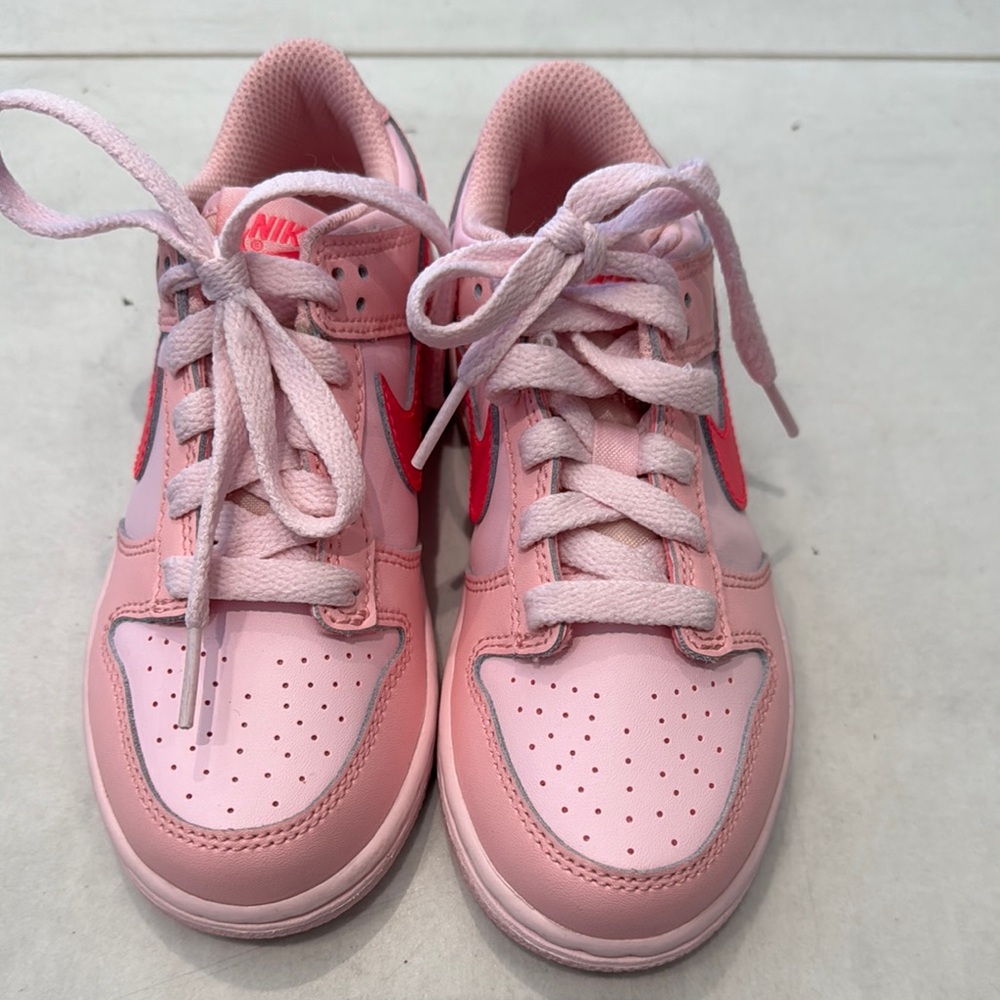 Nike Pink Low-Top Sneakers with Perforated Toe